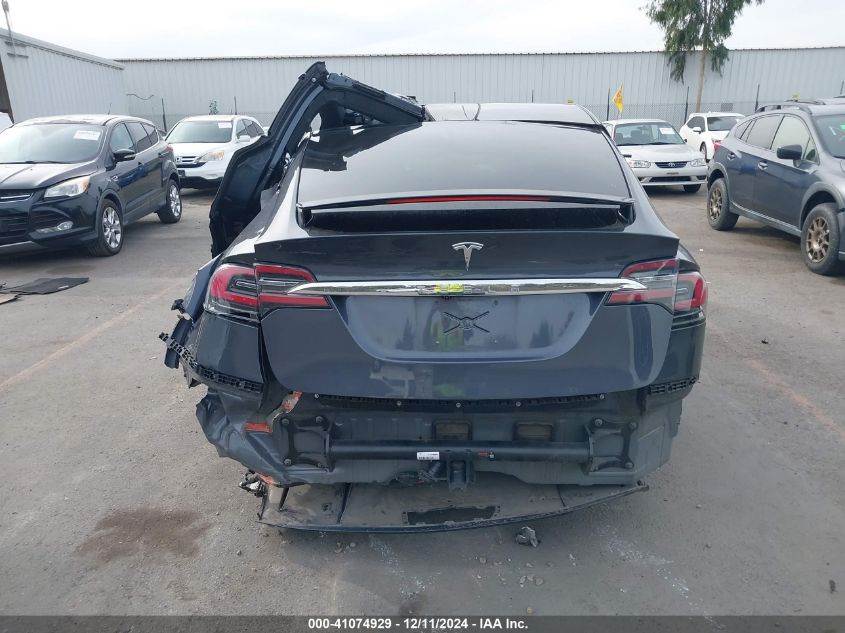 2016 Tesla Model X 60D/70D/75D/90D VIN: 5YJXCAE27GF015175 Lot: 41074929