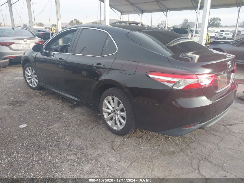 VIN 4T1B11HK1JU130392 2018 Toyota Camry, LE no.3