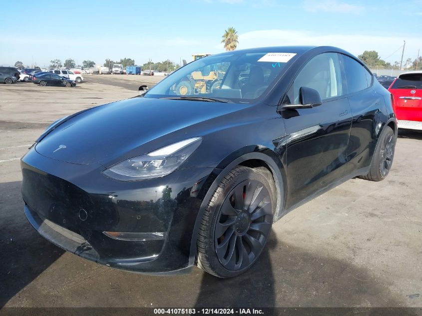 VIN 7SAYGDEF6NF404578 2022 TESLA MODEL Y no.2