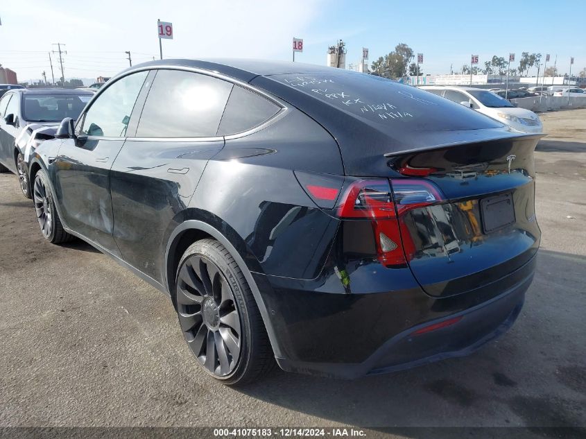 VIN 7SAYGDEF6NF404578 2022 TESLA MODEL Y no.3