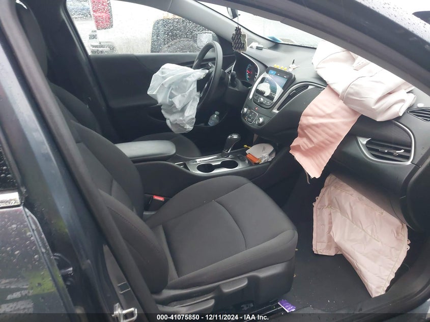 2019 CHEVROLET MALIBU VIN: 1G1ZC5ST4KF172060