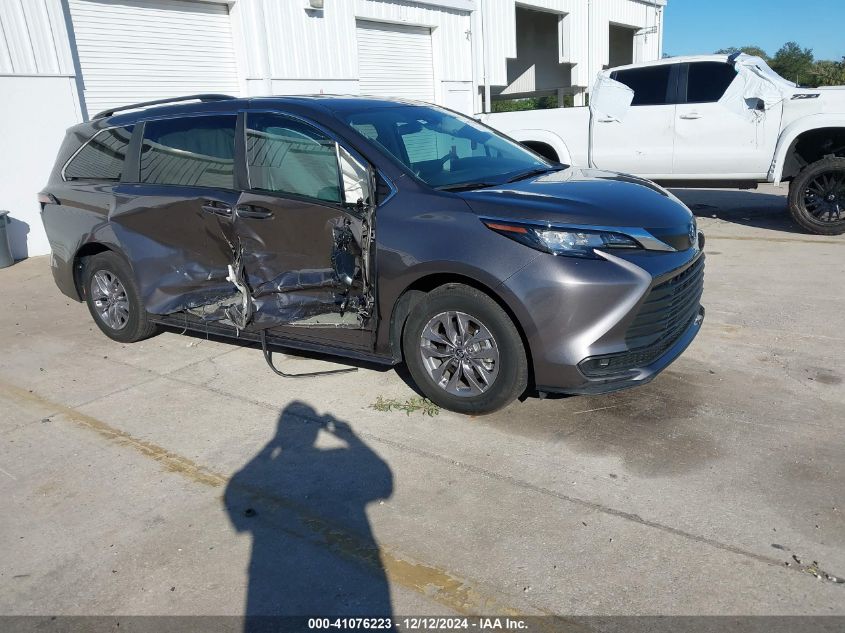 VIN 5TDKRKEC0PS168175 2023 TOYOTA SIENNA no.1