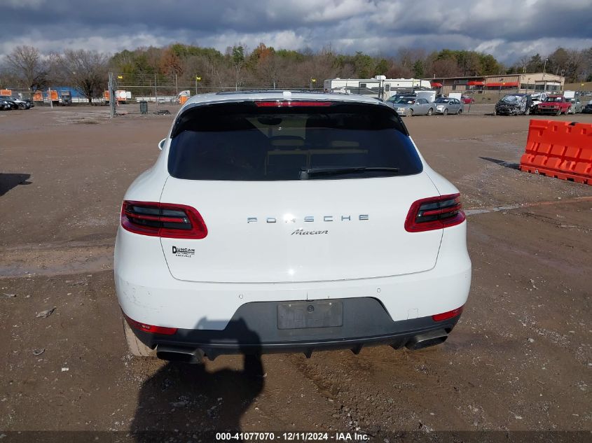 VIN WP1AA2A52HLB06191 2017 Porsche Macan no.16