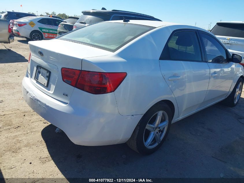 VIN KNAFU4A2XD5724578 2013 KIA Forte, EX no.4