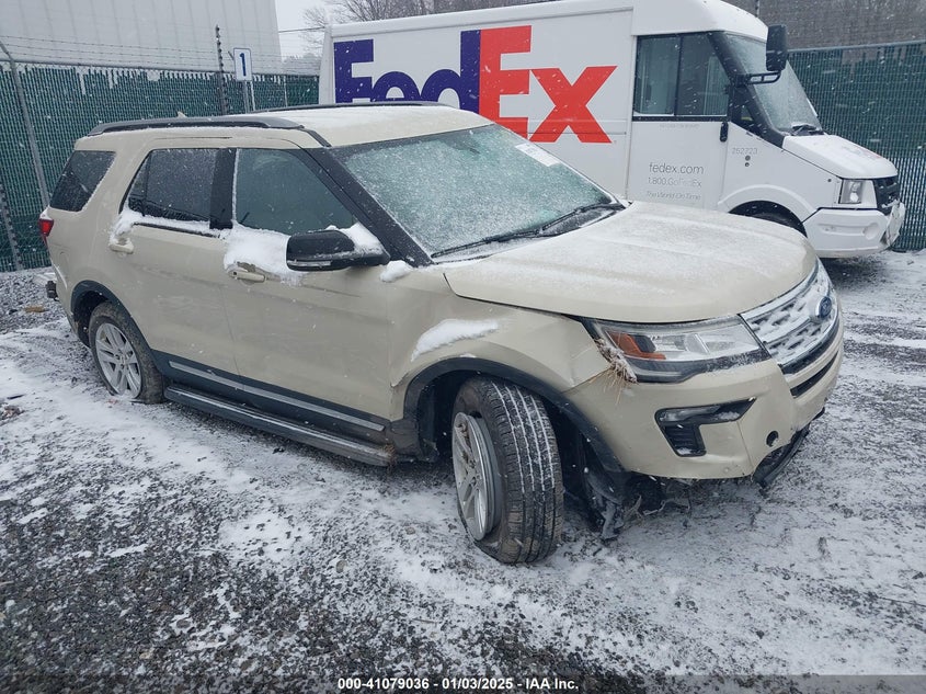 VIN 1FM5K8D88JGC48015 2018 FORD EXPLORER XLT