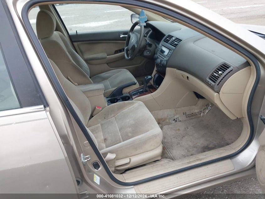 2007 HONDA ACCORD VIN: 1HGCM56707A117425