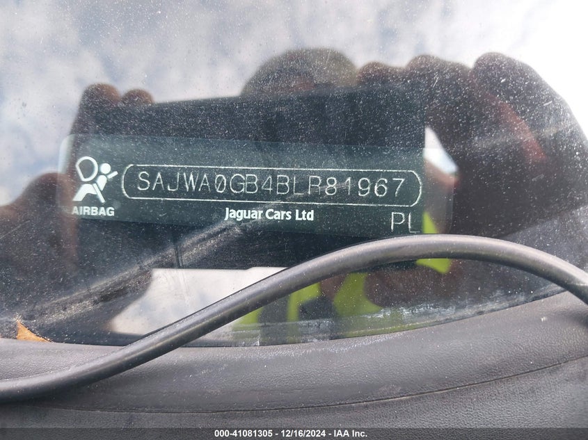 2011 JAGUAR XF VIN: SAJWA0GB4BLR81967