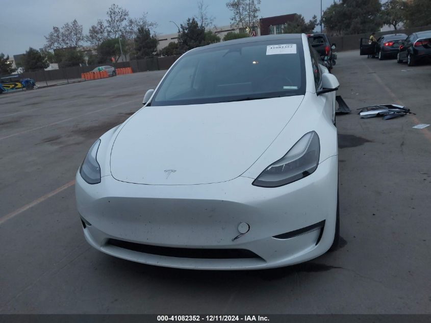 2022 Tesla Model Y Long Range Dual Motor All-Wheel Drive VIN: 7SAYGDEE1NF559482 Lot: 41082352