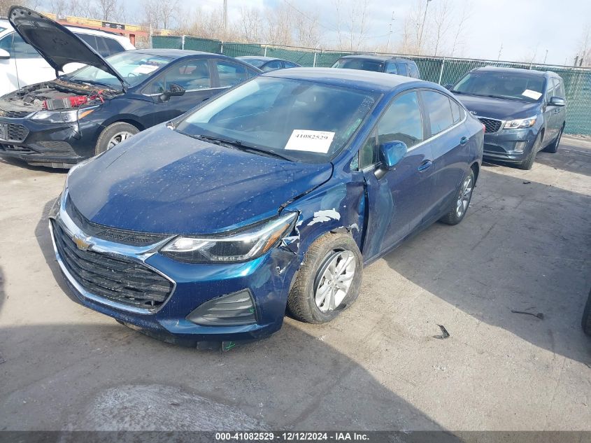 VIN 1G1BE5SM1K7103924 2019 Chevrolet Cruze, LT no.2