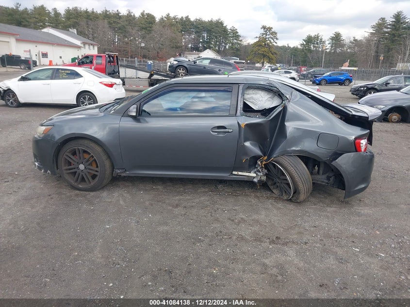2011 TOYOTA SCION VIN: JTKJF5C74B3010369