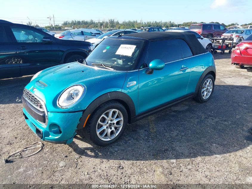 VIN WMWWG9C51J3E38933 2018 MINI CONVERTIBLE no.2