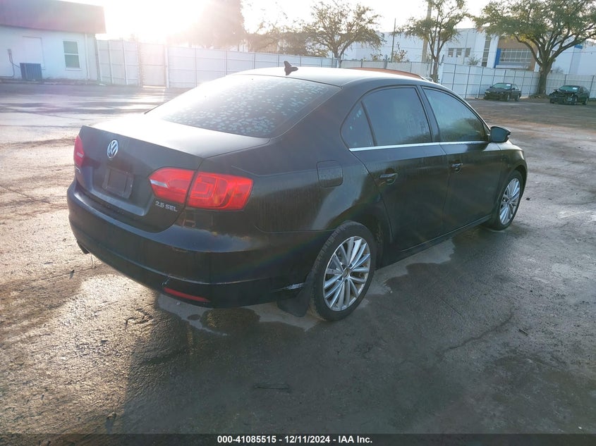 2013 VOLKSWAGEN JETTA 2.5L SEL - 3VWLP7AJXDM258289