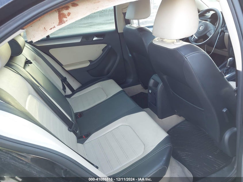 2013 VOLKSWAGEN JETTA 2.5L SEL - 3VWLP7AJXDM258289