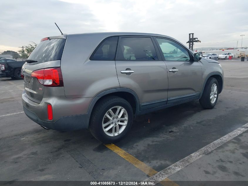 VIN 5XYKT3A64EG469629 2014 KIA SORENTO no.4