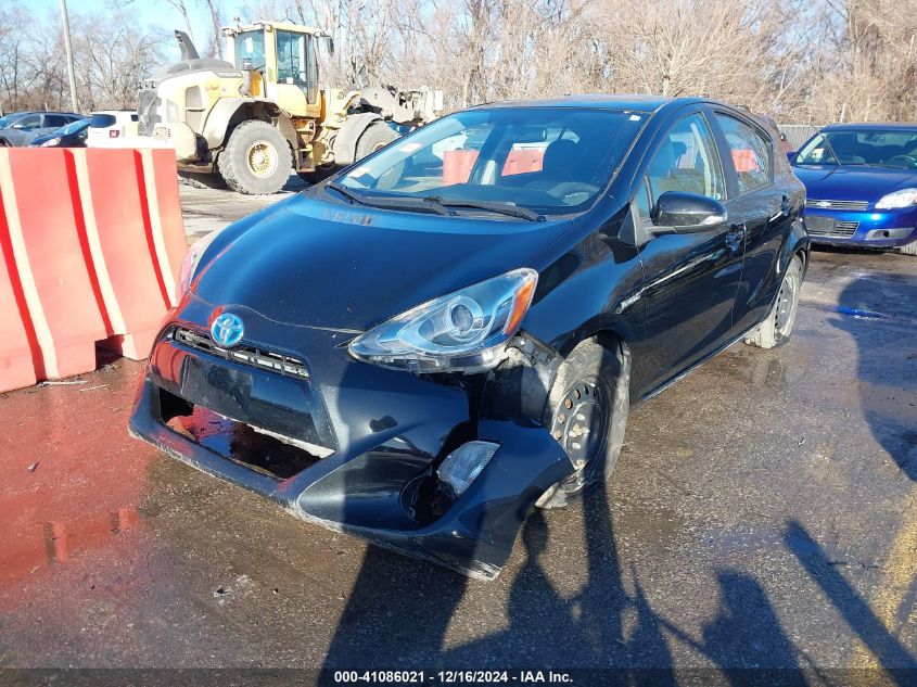 VIN JTDKDTB39F1105239 2015 Toyota Prius, C Two no.2