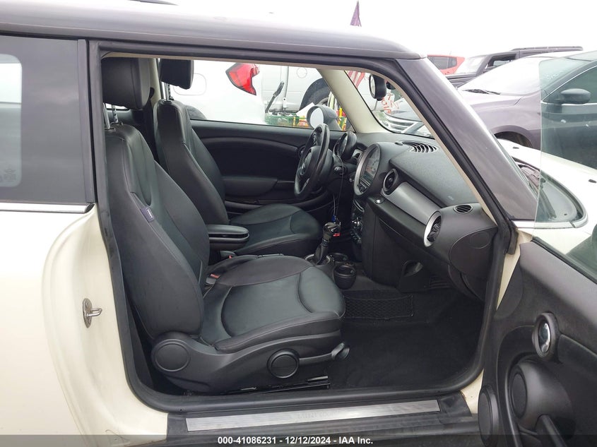 2013 MINI HARDTOP COOPER - WMWSU3C55DT685782