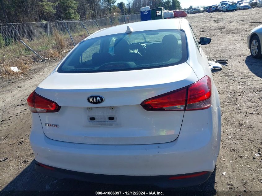 VIN 3KPFL4A71HE070551 2017 KIA Forte, LX no.16