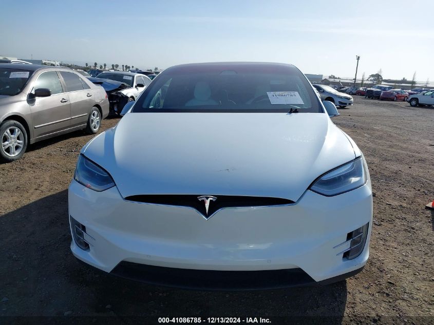 2018 Tesla Model X 100D/75D/P100D VIN: 5YJXCBE49JF091270 Lot: 41086785