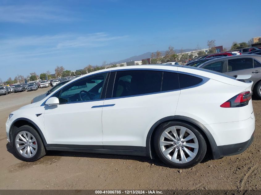 2018 Tesla Model X 100D/75D/P100D VIN: 5YJXCBE49JF091270 Lot: 41086785