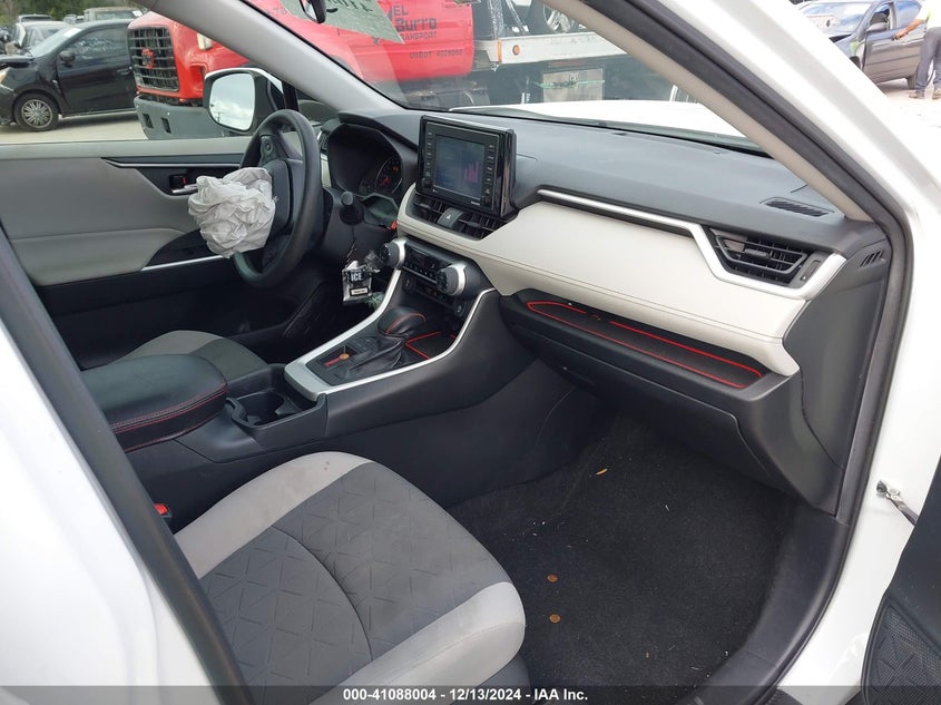 2020 TOYOTA RAV4 XLE - 2T3W1RFV0LW064716