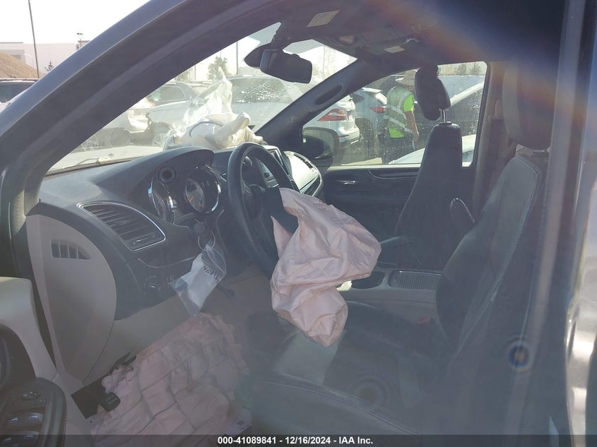 2019 DODGE GRAND CARAVAN SXT - 2C4RDGCGXKR642389