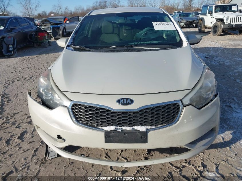 VIN KNAFK4A64F5367975 2015 KIA Forte, LX no.12