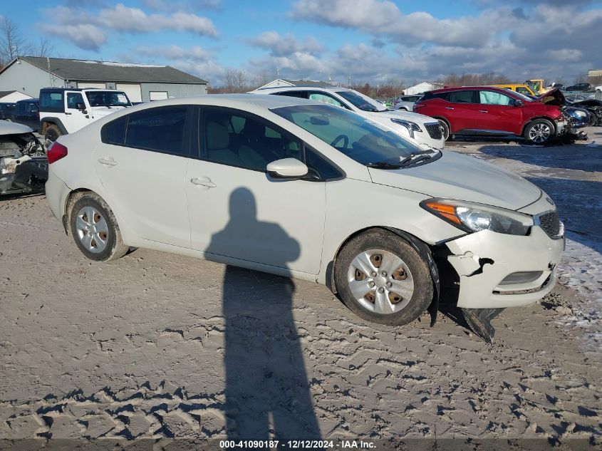 VIN KNAFK4A64F5367975 2015 KIA Forte, LX no.13