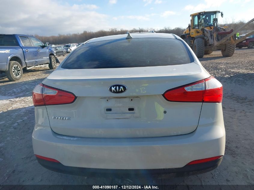 VIN KNAFK4A64F5367975 2015 KIA Forte, LX no.16