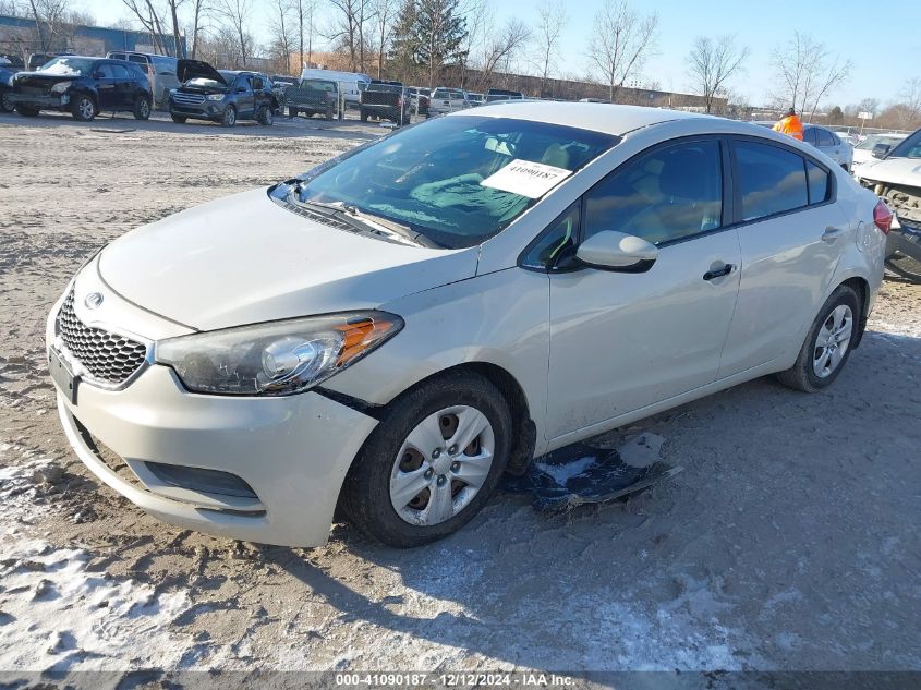 VIN KNAFK4A64F5367975 2015 KIA Forte, LX no.2