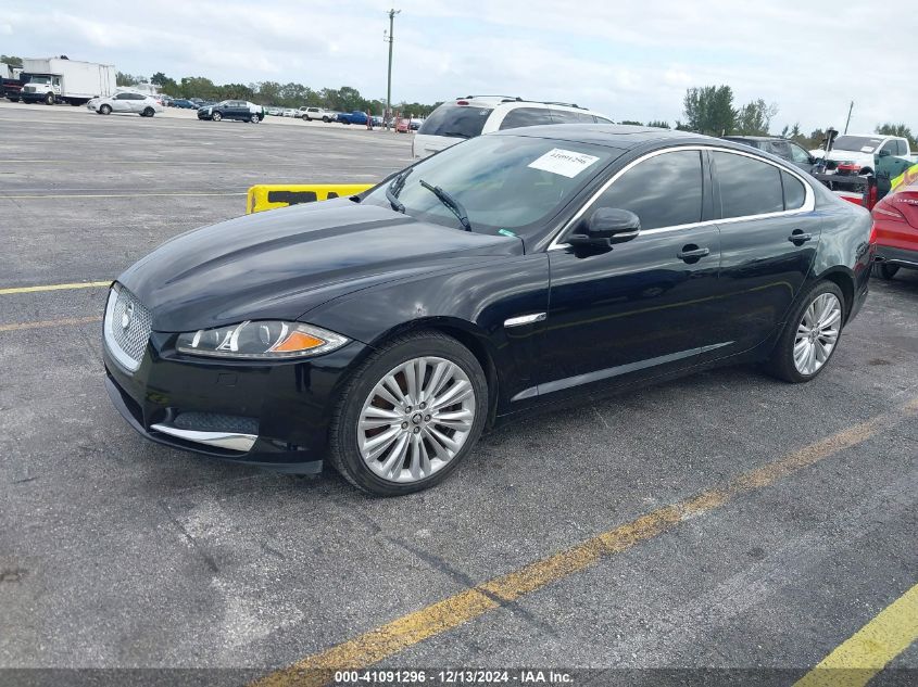 VIN SAJWA0E71D8S70781 2013 JAGUAR XF no.2