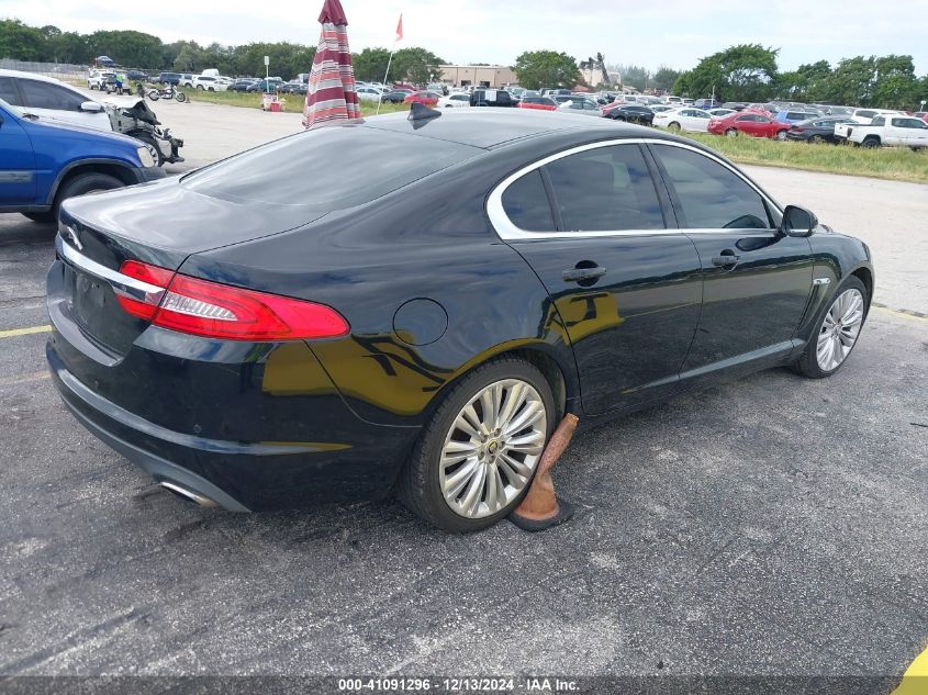 VIN SAJWA0E71D8S70781 2013 JAGUAR XF no.4