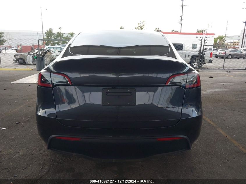 2025 Tesla Model Y Long Range Dual Motor All-Wheel Drive VIN: 7SAYGAEE5SF247580 Lot: 41092127