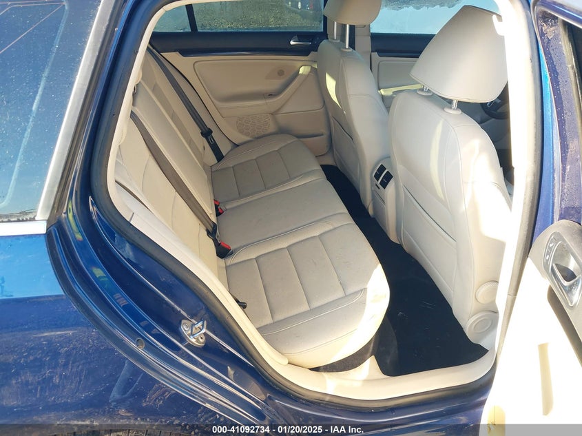 2011 VOLKSWAGEN JETTA SPORTWAGEN VIN: 3VWPL7AJ8BM610859