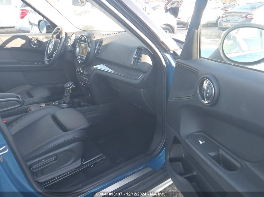 2017 MINI COUNTRYMAN COOPER - WMZYS7C34H3E06405