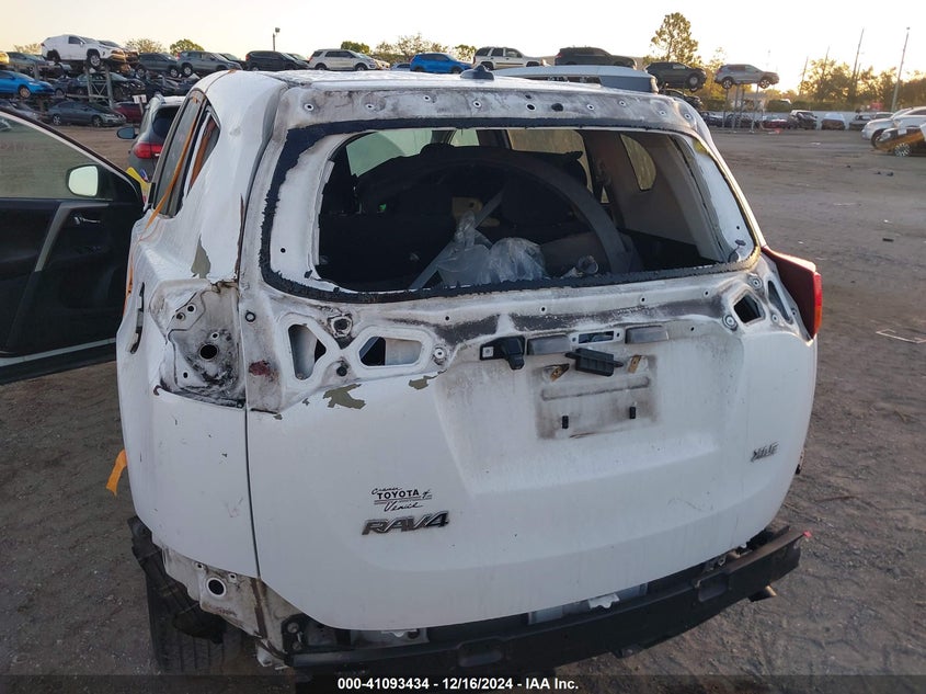 2014 TOYOTA RAV4 XLE - 2T3WFREV5EW112068