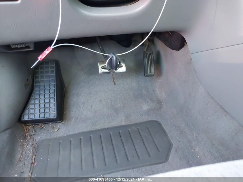 2008 Toyota Corolla Le VIN: 1NXBR32E68Z045548 Lot: 41093455