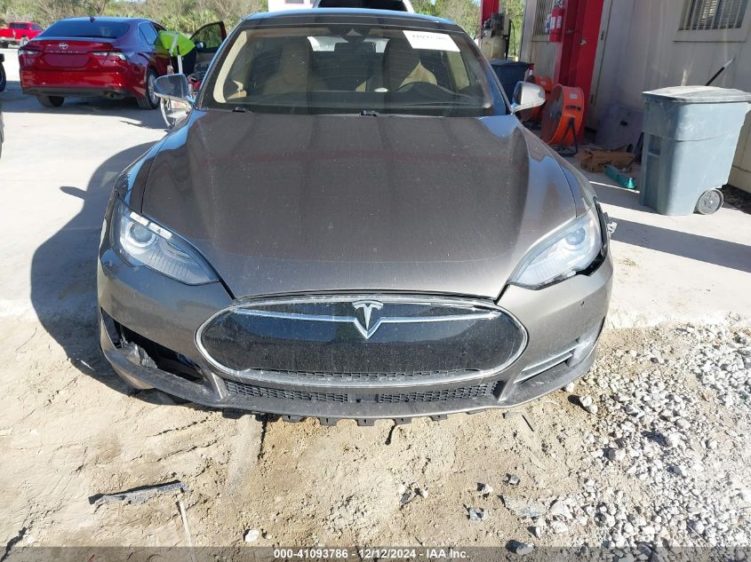 2015 Tesla Model S 70D/85D/P85D VIN: 5YJSA1H25FF092928 Lot: 41093786