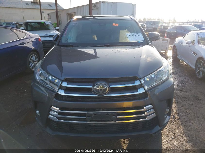 VIN 5TDDZRFH7JS490525 2018 Toyota Highlander, Limit... no.12