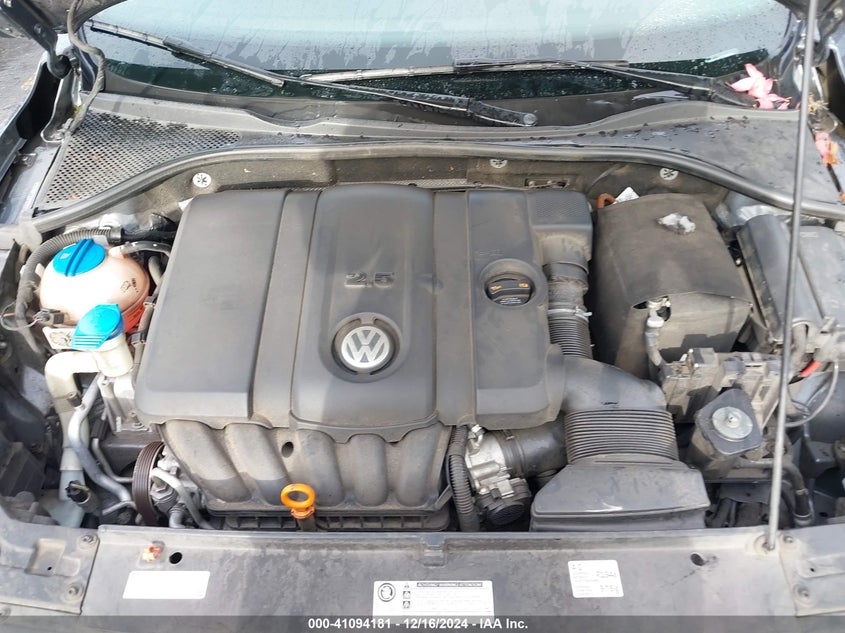 2012 VOLKSWAGEN PASSAT VIN: 1VWBP7A37CC092150