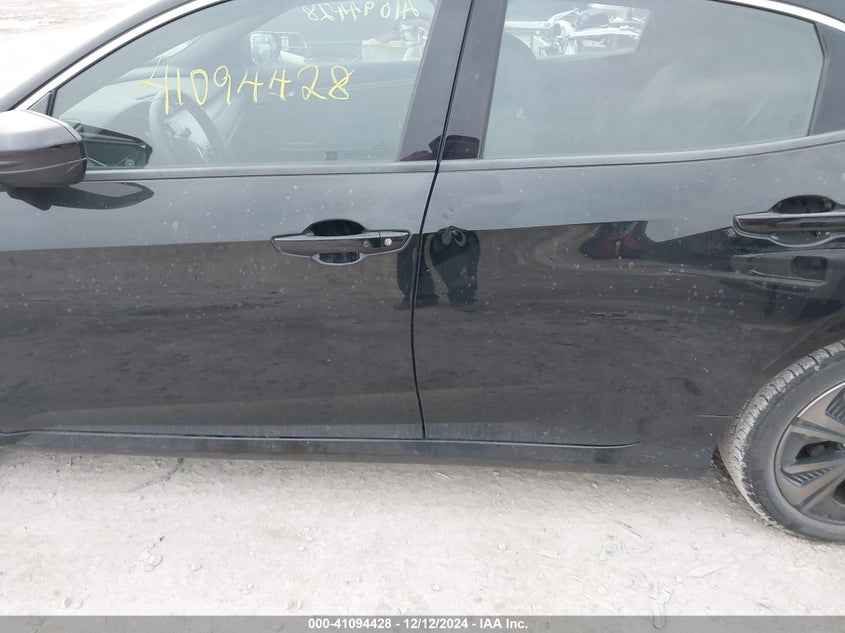 2018 HONDA CIVIC VIN: SHHFK7H58JU206598