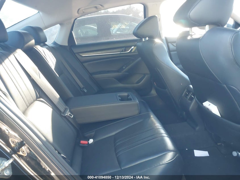 2018 HONDA ACCORD VIN: 1HGCV1F90JA087132