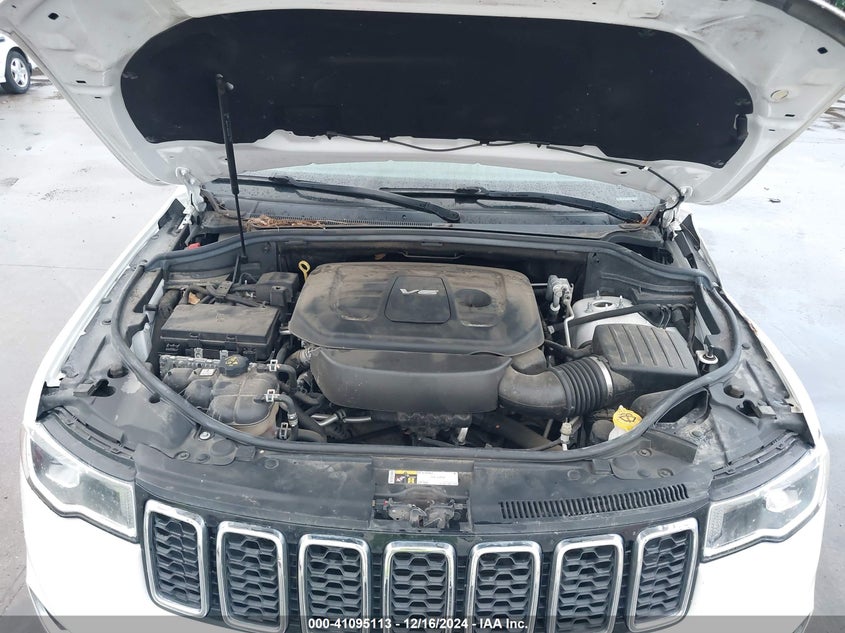 VIN 1C4RJFAG6HC759135 2017 JEEP GRAND CHEROKEE LAREDO 4X4