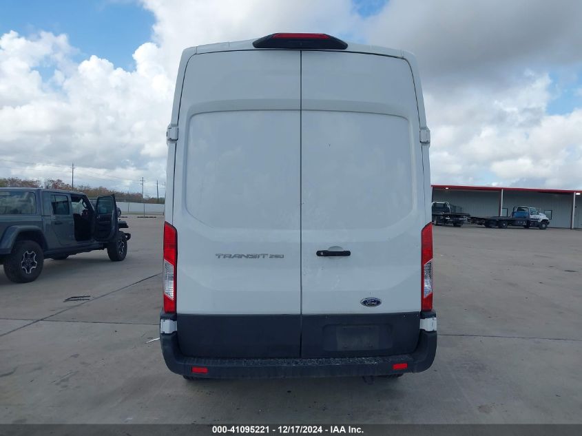 2022 Ford Transit-250 Cargo Van VIN: 1FTBR1X82NKA82440 Lot: 41095221