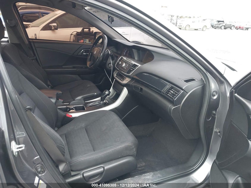2015 HONDA ACCORD VIN: 1HGCR2F56FA215369
