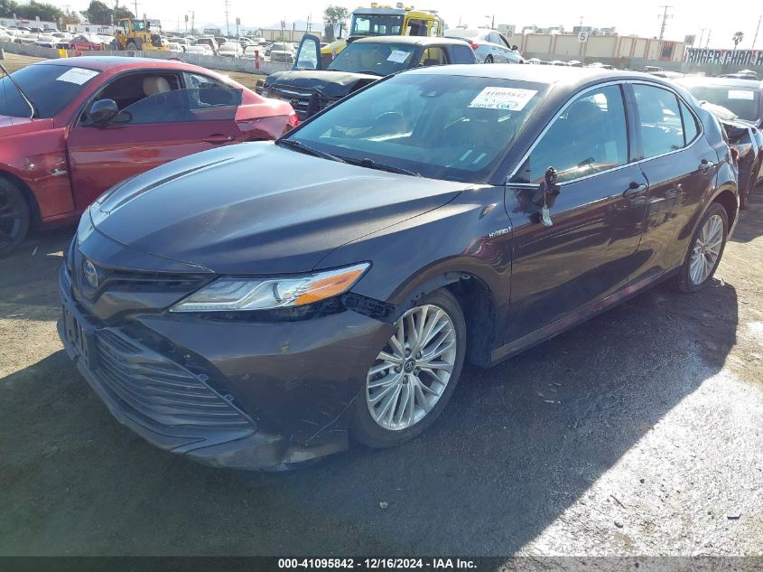 VIN 4T1B21HK4JU001091 2018 Toyota Camry, Hybrid Xle no.2