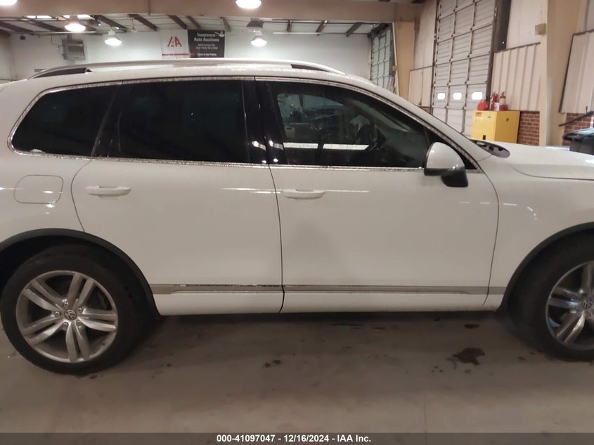 2013 VOLKSWAGEN TOUAREG VR6 EXECUTIVE - WVGEF9BPXDD000861