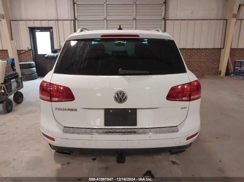 2013 VOLKSWAGEN TOUAREG VR6 EXECUTIVE - WVGEF9BPXDD000861