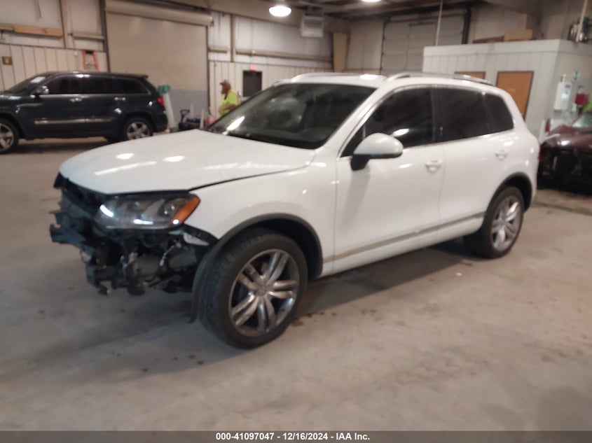 2013 VOLKSWAGEN TOUAREG VR6 EXECUTIVE - WVGEF9BPXDD000861