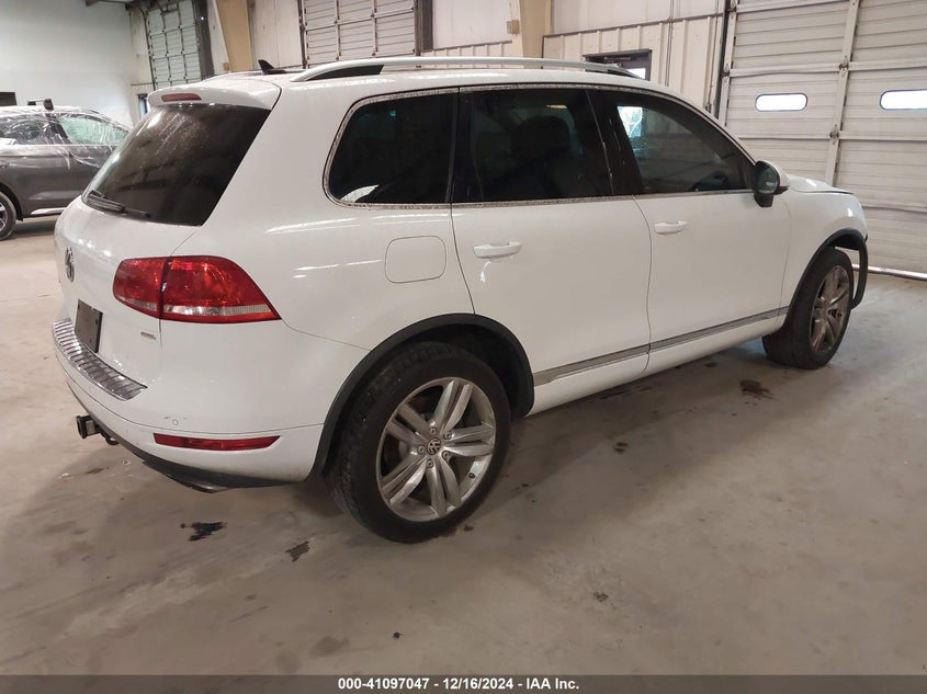 2013 VOLKSWAGEN TOUAREG VR6 EXECUTIVE - WVGEF9BPXDD000861