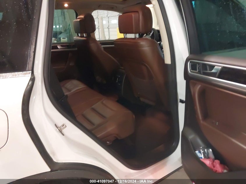 2013 VOLKSWAGEN TOUAREG VR6 EXECUTIVE - WVGEF9BPXDD000861
